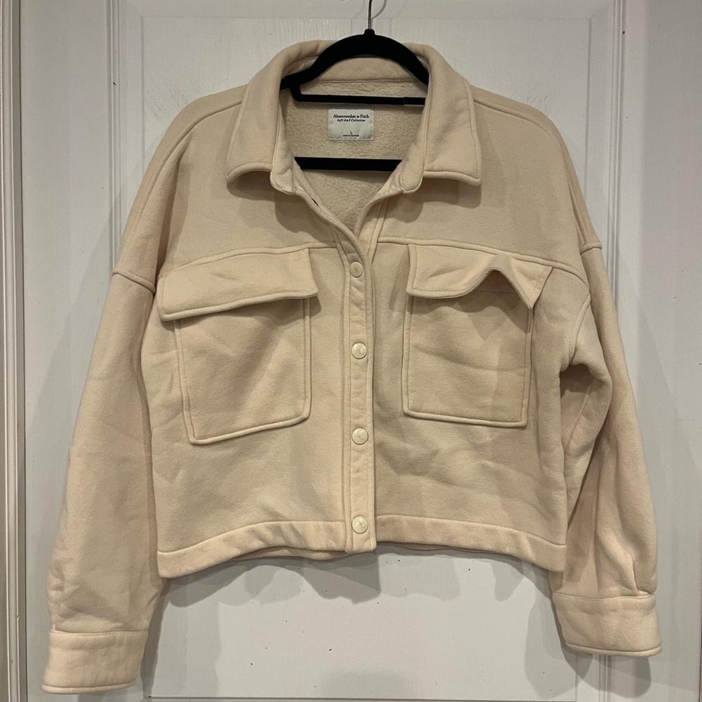 Abercrombie SoftAF plush cropped shirt jacket in Butter Yellow (L)